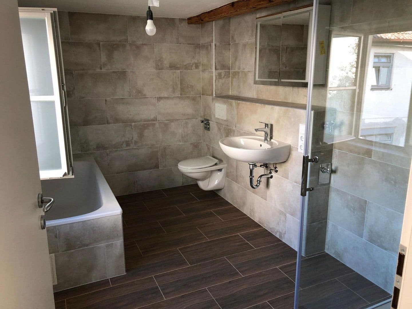 Prenájom domu 135 m², pozemek 45 m², Flörsheim, Hesensko Prenájom domu 135 m², pozemek 45 m², Flörsheim, Hesensko