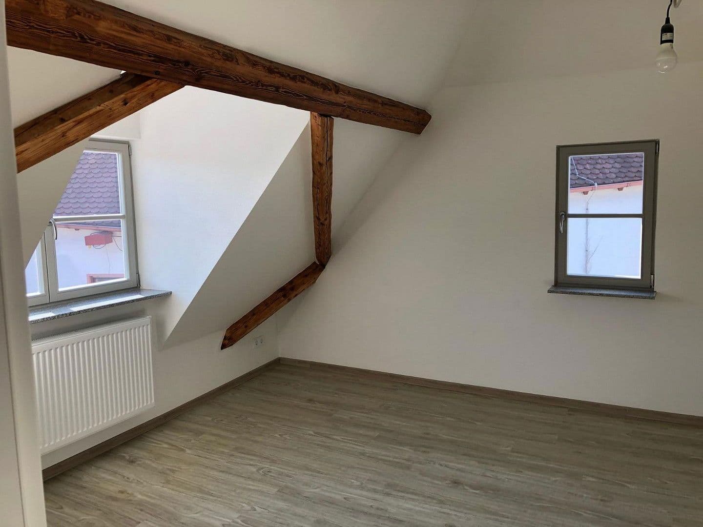 Prenájom domu 135 m², pozemek 45 m², Flörsheim, Hesensko Prenájom domu 135 m², pozemek 45 m², Flörsheim, Hesensko