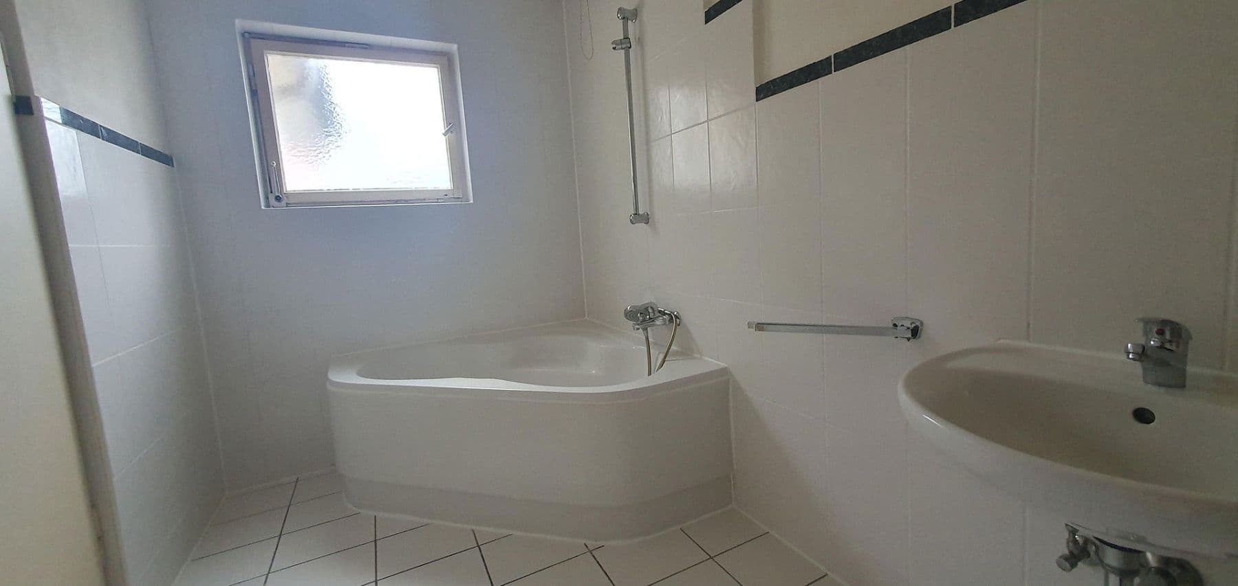 Prenájom bytu 3-izbový 96 m², Schlichtestraße 32, Burladingen, Bádensko-Wurttembersko Prenájom bytu 3-izbový 96 m², Schlichtestraße 32, Burladingen, Bádensko-Wurttembersko