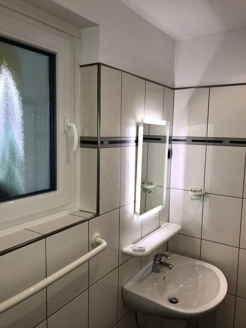 Prenájom bytu 2-izbový 33 m², Brauerstrasse 1, Essen, Severné Porýnie - Westfálsko Prenájom bytu 2-izbový 33 m², Brauerstrasse 1, Essen, Severné Porýnie - Westfálsko