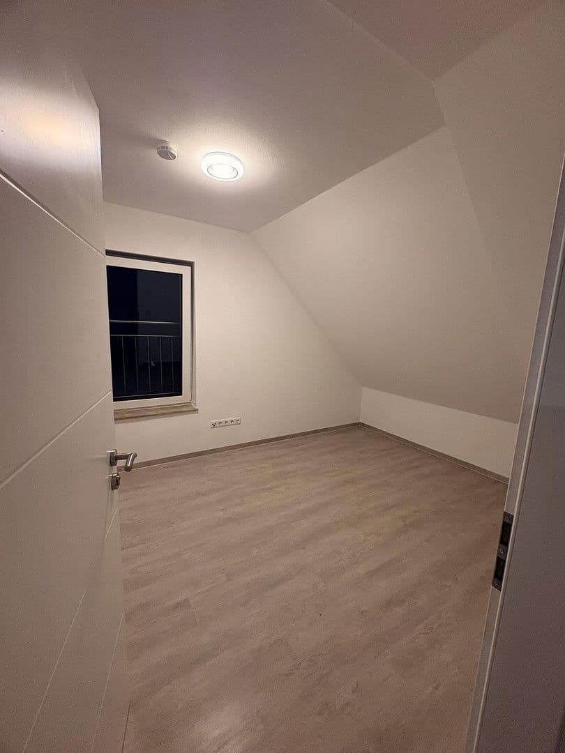 Prenájom bytu 4-izbový 94 m², Hauptstraße 14, Lauchheim, Bádensko-Wurttembersko Prenájom bytu 4-izbový 94 m², Hauptstraße 14, Lauchheim, Bádensko-Wurttembersko
