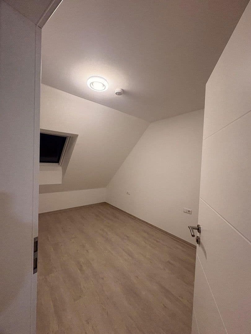 Prenájom bytu 4-izbový 94 m², Hauptstraße 14, Lauchheim, Bádensko-Wurttembersko Prenájom bytu 4-izbový 94 m², Hauptstraße 14, Lauchheim, Bádensko-Wurttembersko