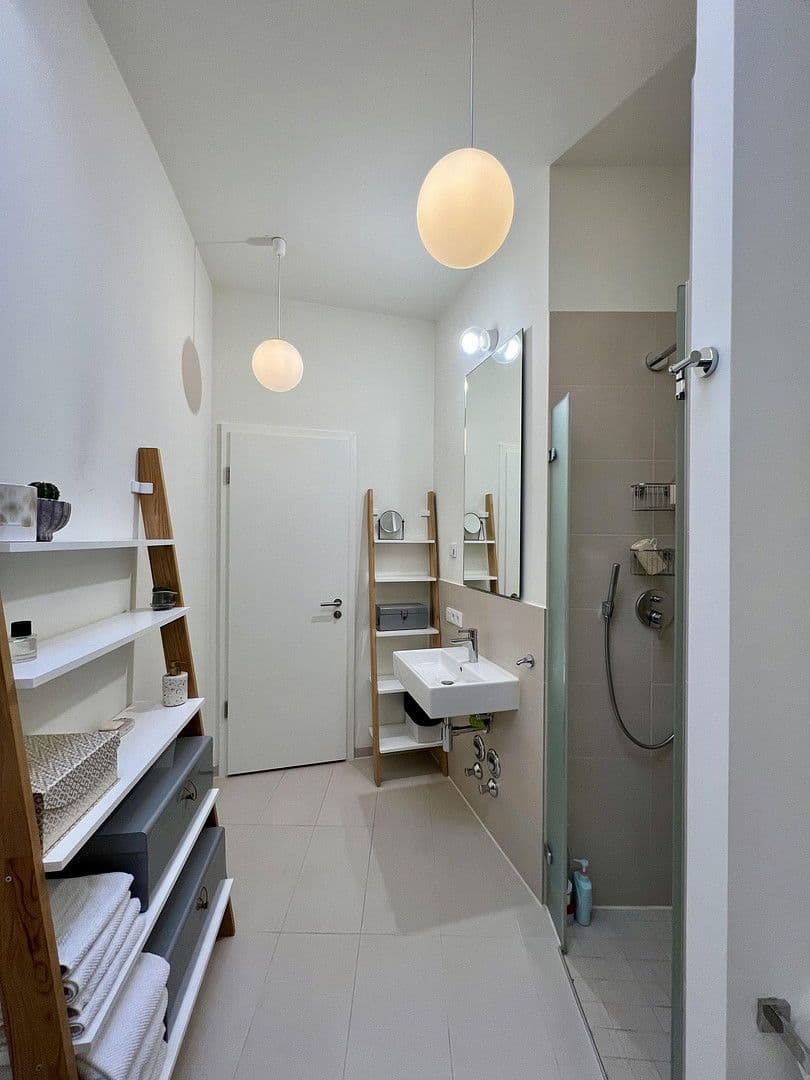 Prenájom bytu 3-izbový 90 m², Kommandantenstr 75, Berlin, Berlín Prenájom bytu 3-izbový 90 m², Kommandantenstr 75, Berlin, Berlín