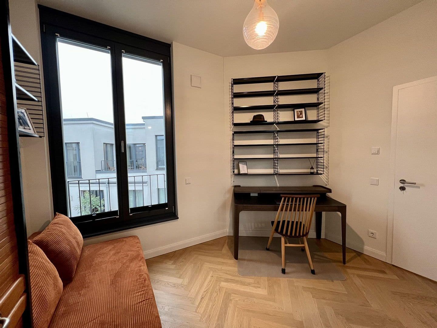 Prenájom bytu 3-izbový 90 m², Kommandantenstr 75, Berlin, Berlín Prenájom bytu 3-izbový 90 m², Kommandantenstr 75, Berlin, Berlín