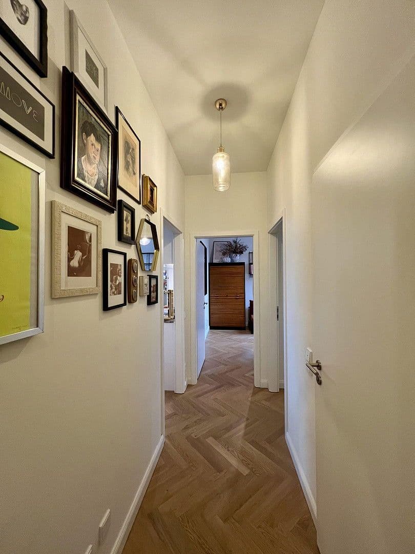 Prenájom bytu 3-izbový 90 m², Kommandantenstr 75, Berlin, Berlín Prenájom bytu 3-izbový 90 m², Kommandantenstr 75, Berlin, Berlín