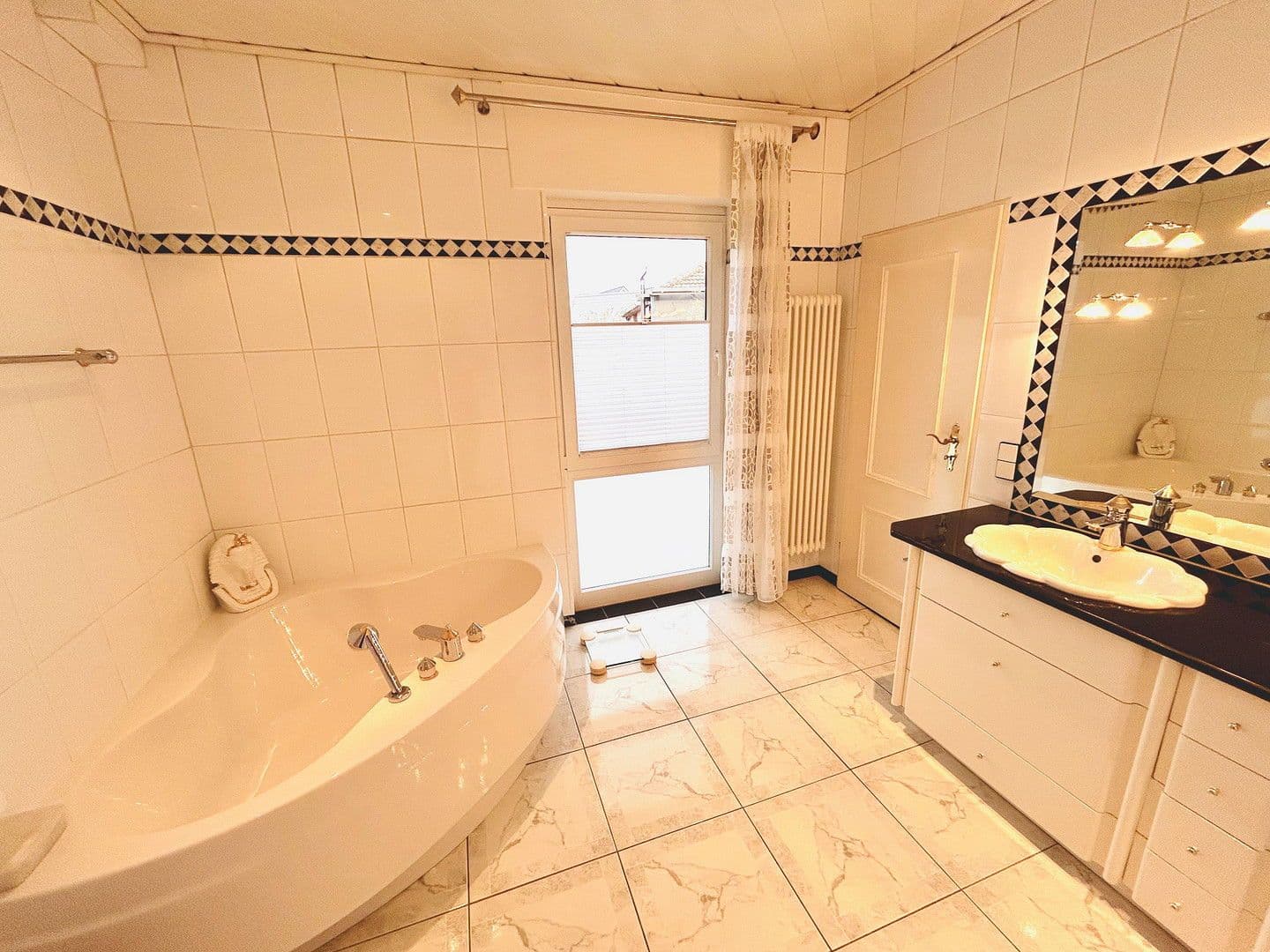 Predaj domu 175 m², pozemek 878 m², Im Wiesengrund 17, Steinburg, Šlezvicko-Holštajnsko Predaj domu 175 m², pozemek 878 m², Im Wiesengrund 17, Steinburg, Šlezvicko-Holštajnsko