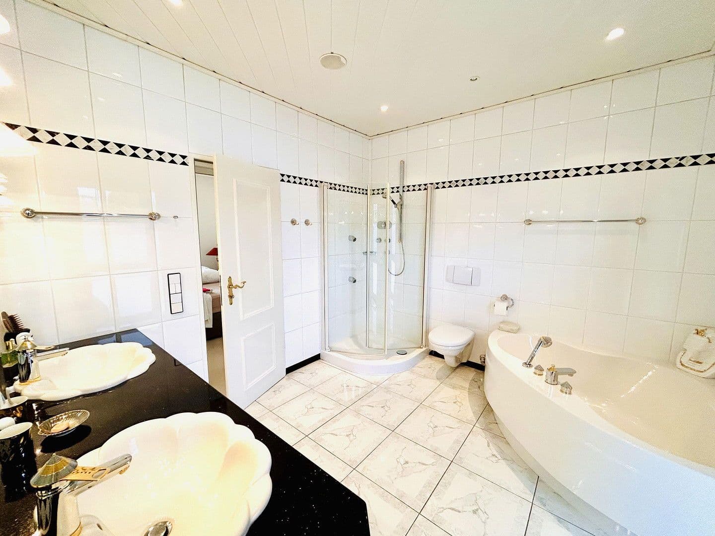 Predaj domu 175 m², pozemek 878 m², Im Wiesengrund 17, Steinburg, Šlezvicko-Holštajnsko Predaj domu 175 m², pozemek 878 m², Im Wiesengrund 17, Steinburg, Šlezvicko-Holštajnsko