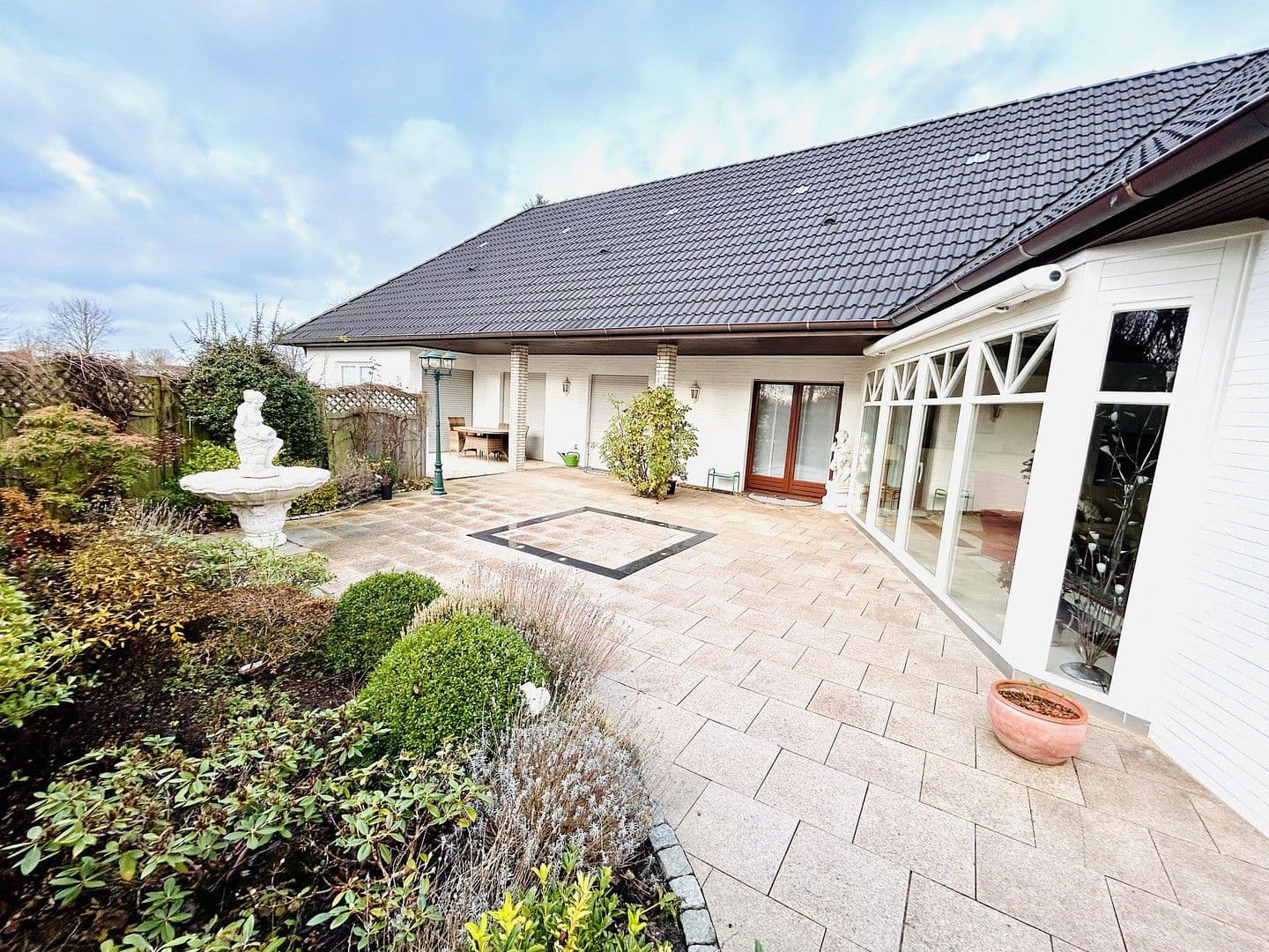 Predaj domu 175 m², pozemek 878 m², Im Wiesengrund 17, Steinburg, Šlezvicko-Holštajnsko Predaj domu 175 m², pozemek 878 m², Im Wiesengrund 17, Steinburg, Šlezvicko-Holštajnsko