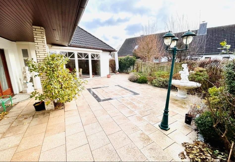 Predaj domu 175 m², pozemek 878 m², Im Wiesengrund 17, Steinburg, Šlezvicko-Holštajnsko Predaj domu 175 m², pozemek 878 m², Im Wiesengrund 17, Steinburg, Šlezvicko-Holštajnsko