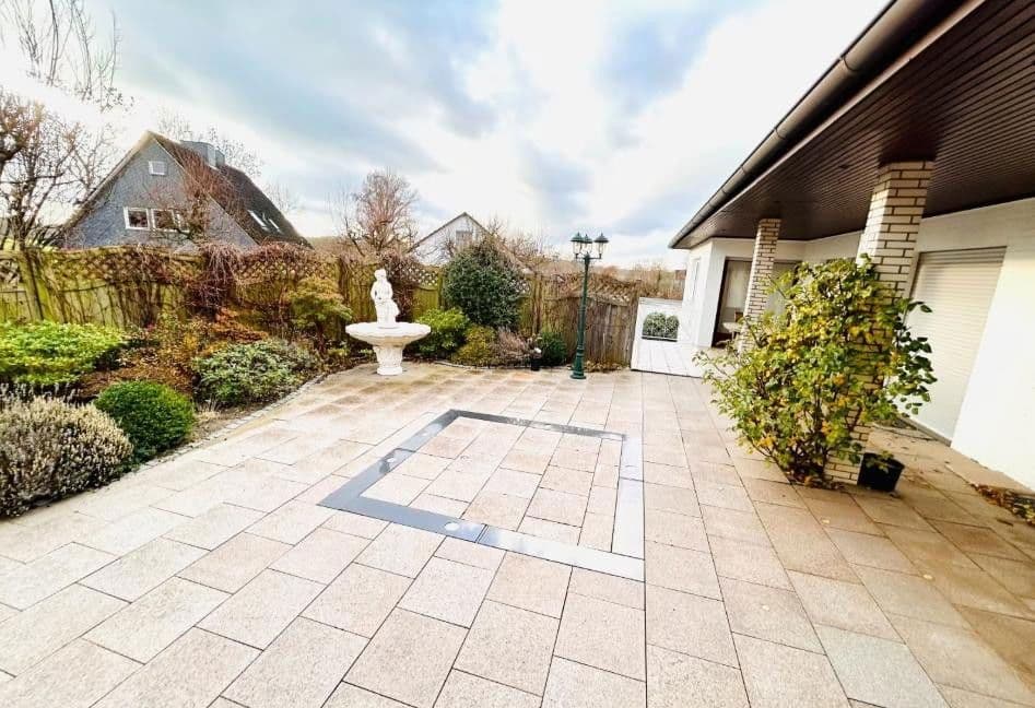 Predaj domu 175 m², pozemek 878 m², Im Wiesengrund 17, Steinburg, Šlezvicko-Holštajnsko Predaj domu 175 m², pozemek 878 m², Im Wiesengrund 17, Steinburg, Šlezvicko-Holštajnsko