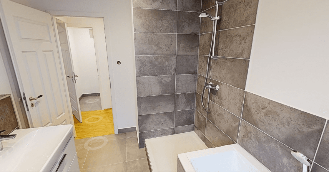 Prenájom bytu 4-izbový 96 m², Ostheimstraße 7, Leipzig, Sasko Prenájom bytu 4-izbový 96 m², Ostheimstraße 7, Leipzig, Sasko