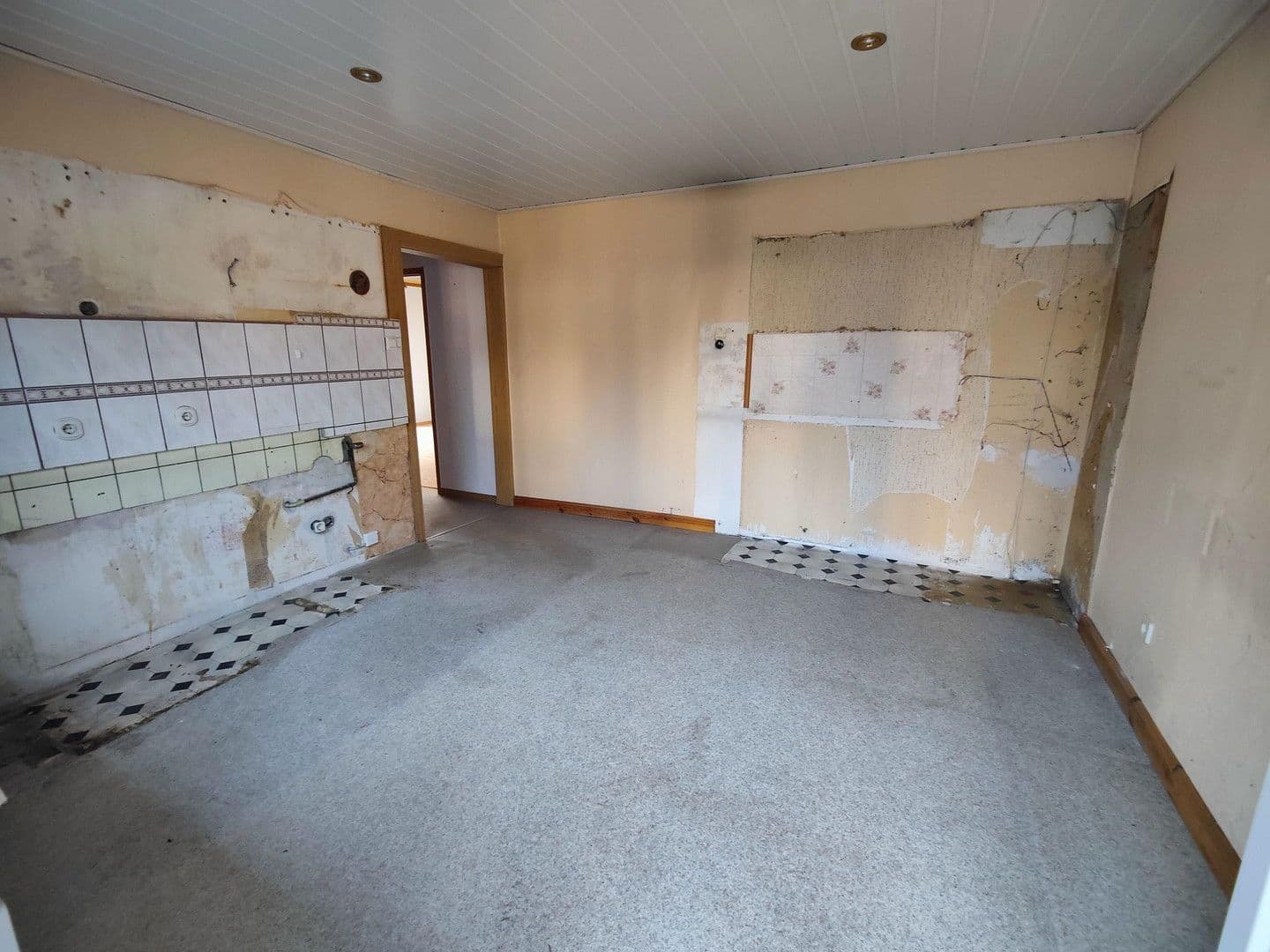 Predaj domu 120 m², pozemek 331 m², Budenheim, Porýnie-Falcko Predaj domu 120 m², pozemek 331 m², Budenheim, Porýnie-Falcko