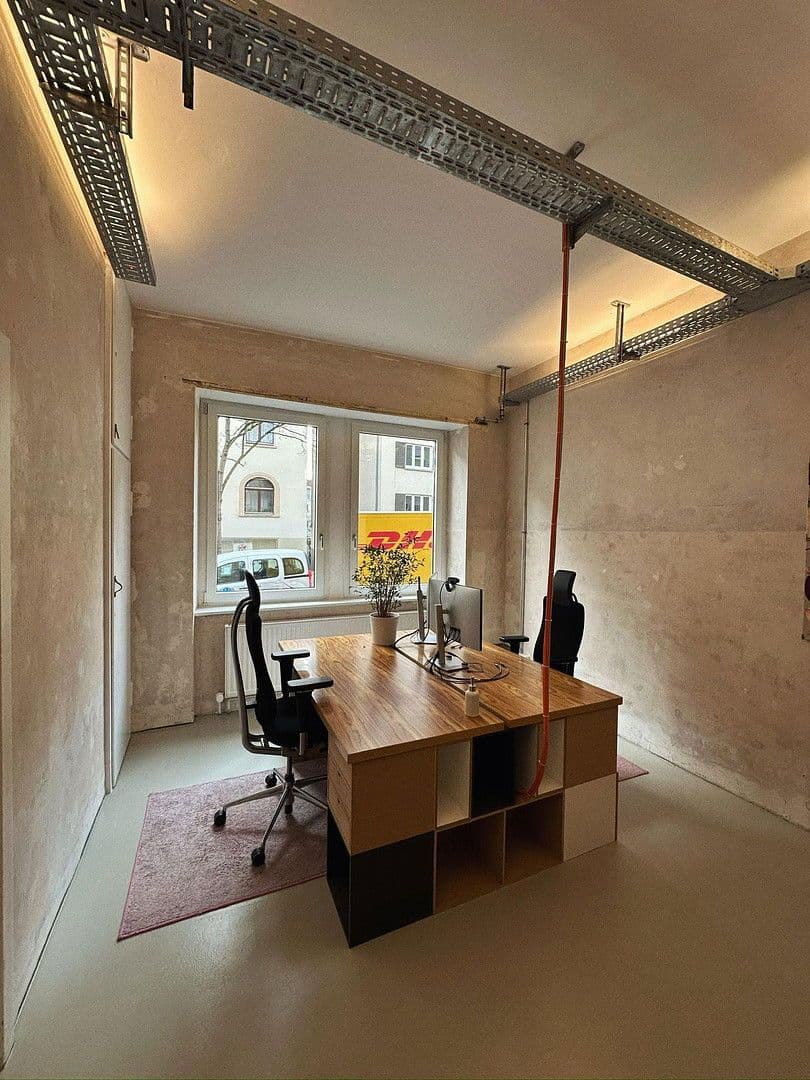 Prenájom kancelárie 135 m², Stuttgart, Bádensko-Wurttembersko Prenájom kancelárie 135 m², Stuttgart, Bádensko-Wurttembersko