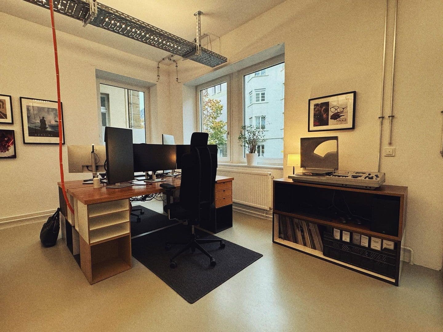 Prenájom kancelárie 135 m², Stuttgart, Bádensko-Wurttembersko Prenájom kancelárie 135 m², Stuttgart, Bádensko-Wurttembersko