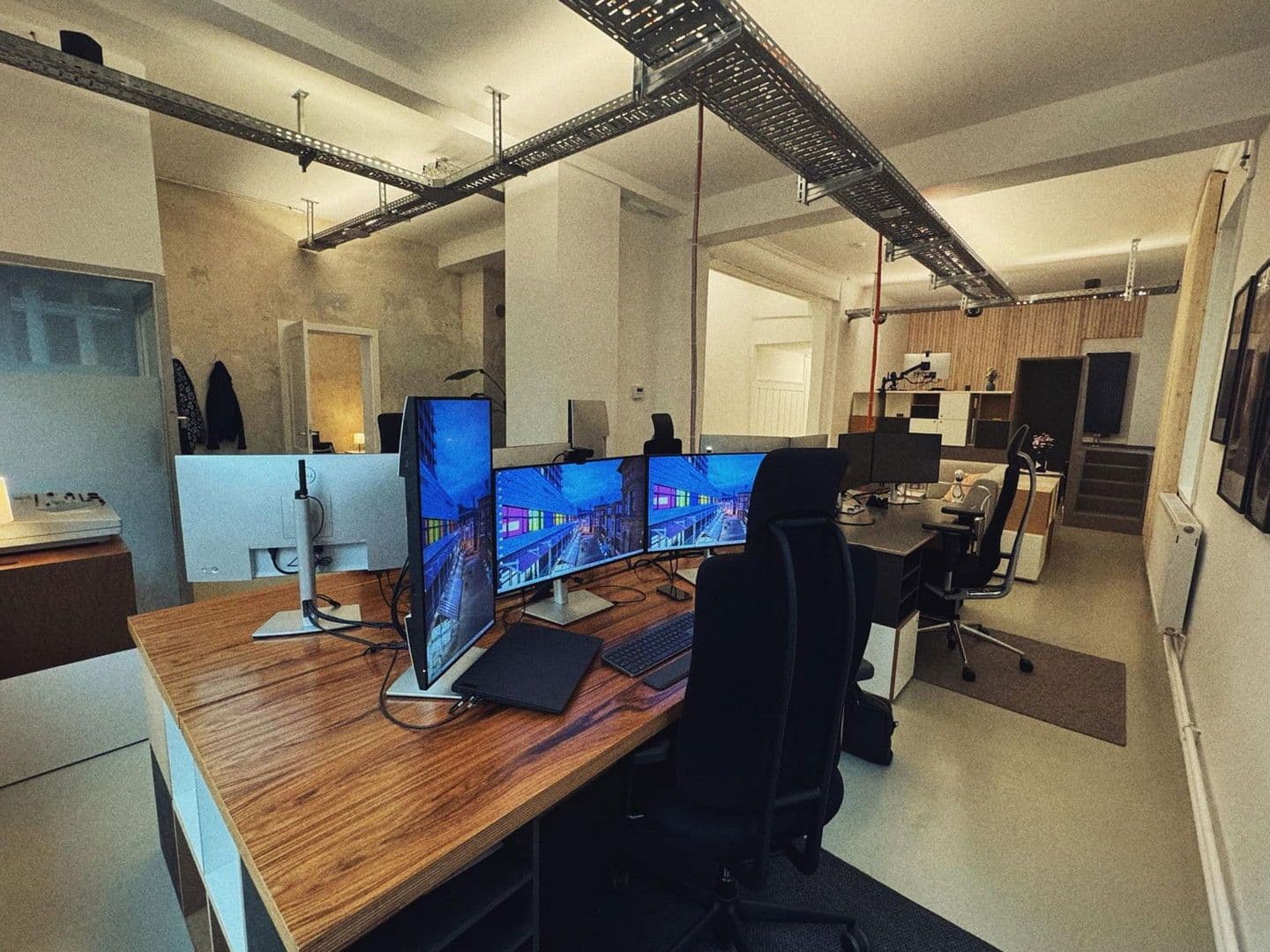 Prenájom kancelárie 135 m², Stuttgart, Bádensko-Wurttembersko Prenájom kancelárie 135 m², Stuttgart, Bádensko-Wurttembersko