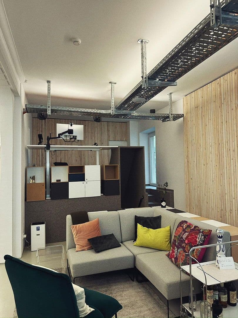 Prenájom kancelárie 135 m², Stuttgart, Bádensko-Wurttembersko Prenájom kancelárie 135 m², Stuttgart, Bádensko-Wurttembersko