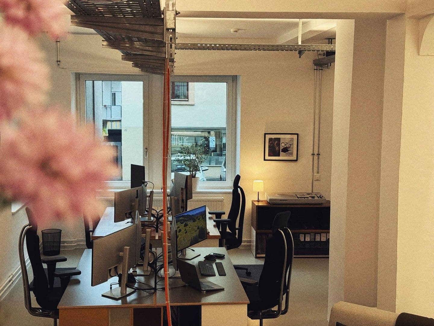 Prenájom kancelárie 135 m², Stuttgart, Bádensko-Wurttembersko Prenájom kancelárie 135 m², Stuttgart, Bádensko-Wurttembersko