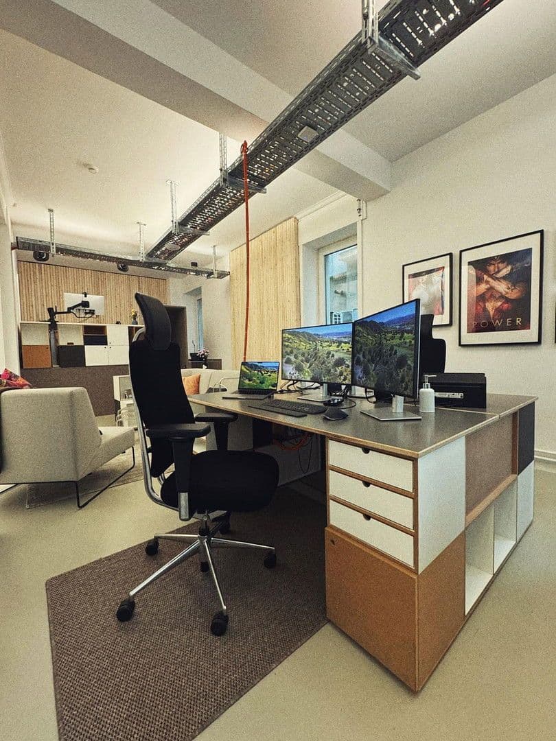 Prenájom kancelárie 135 m², Stuttgart, Bádensko-Wurttembersko Prenájom kancelárie 135 m², Stuttgart, Bádensko-Wurttembersko