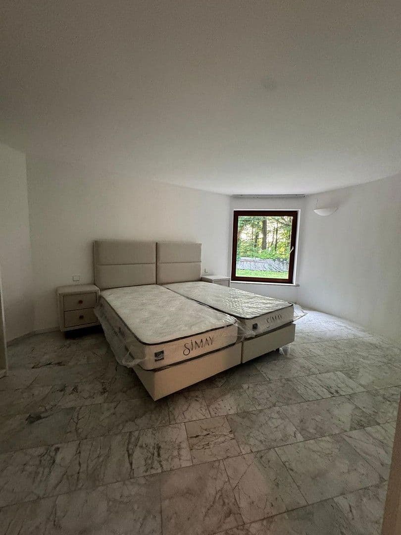 Predaj domu 540 m², pozemek 5.943 m², Waldweg 15, Kötz, Bavorsko Predaj domu 540 m², pozemek 5.943 m², Waldweg 15, Kötz, Bavorsko