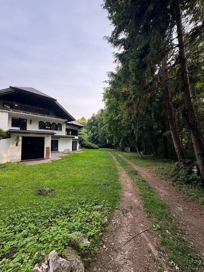 Predaj domu 540 m², pozemek 5.943 m², Waldweg 15, Kötz, Bavorsko Predaj domu 540 m², pozemek 5.943 m², Waldweg 15, Kötz, Bavorsko