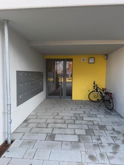 Prenájom bytu 3-izbový 83 m², Leinweberweg 45, München, Bavorsko Prenájom bytu 3-izbový 83 m², Leinweberweg 45, München, Bavorsko