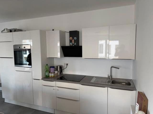 Prenájom bytu 3-izbový 83 m², Leinweberweg 45, München, Bavorsko Prenájom bytu 3-izbový 83 m², Leinweberweg 45, München, Bavorsko