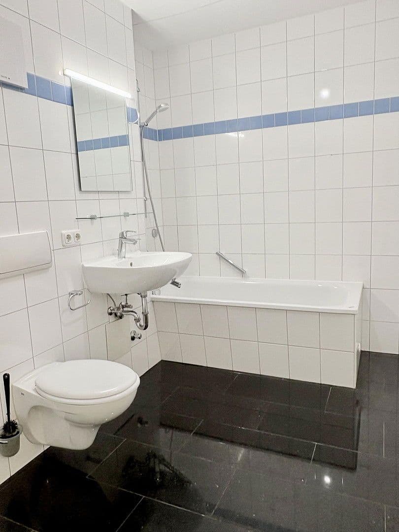 Prenájom bytu 2-izbový 72 m², München, Bavorsko Prenájom bytu 2-izbový 72 m², München, Bavorsko