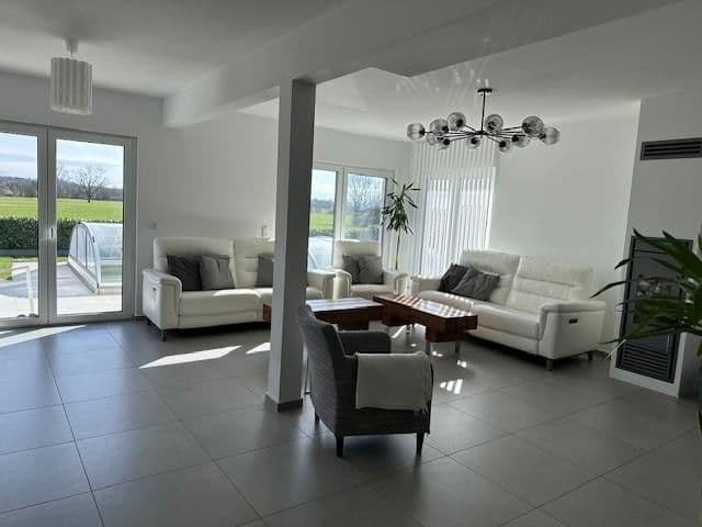 Predaj domu 180 m², pozemek 452 m², Markdorf, Bádensko-Wurttembersko Predaj domu 180 m², pozemek 452 m², Markdorf, Bádensko-Wurttembersko