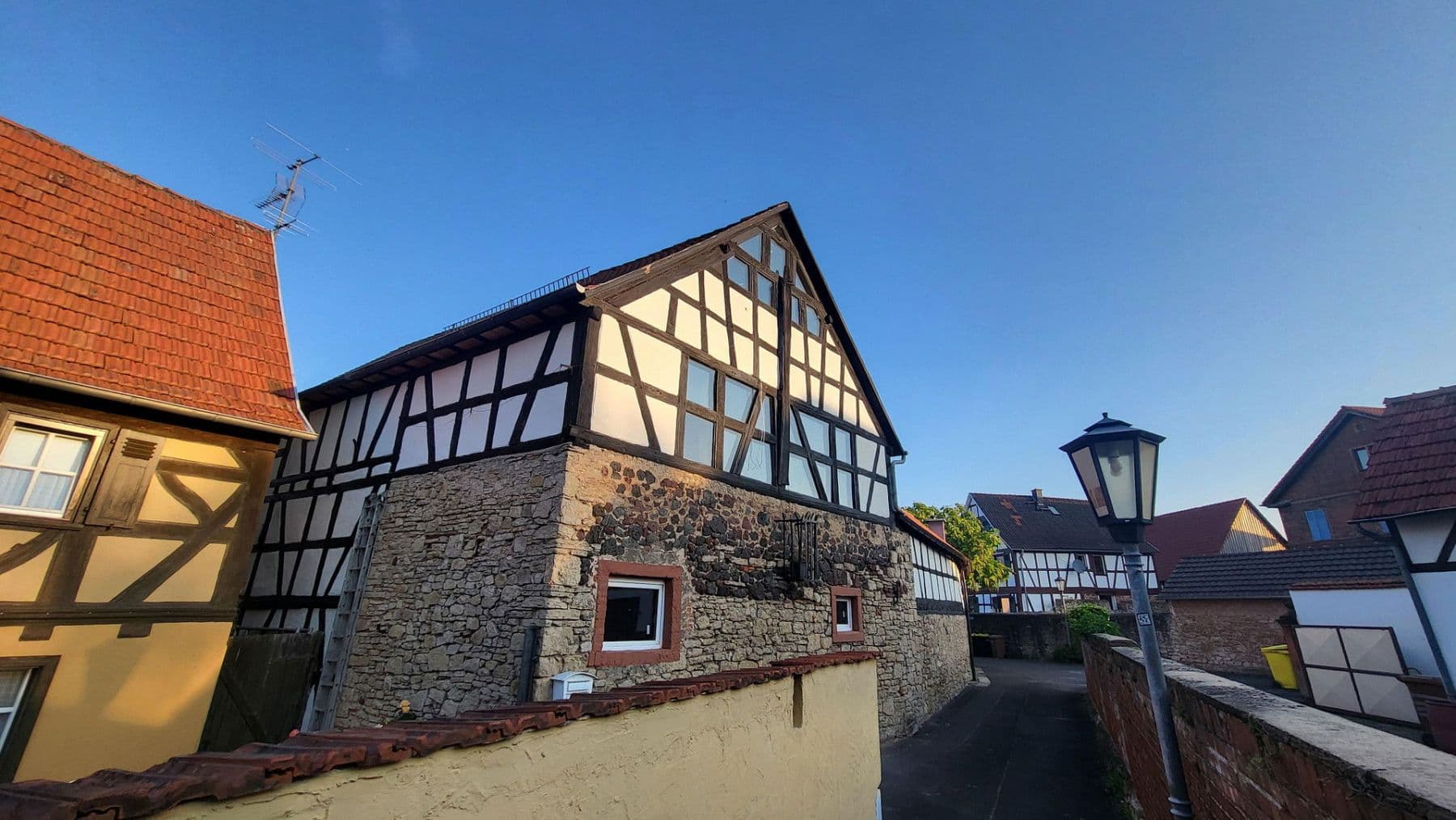 Predaj domu 280 m², pozemek 379 m², Rodenbach, Hesensko Predaj domu 280 m², pozemek 379 m², Rodenbach, Hesensko