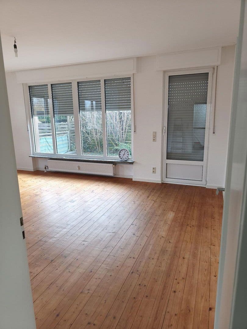 Prenájom bytu 2-izbový 79 m², Rheinuferweg 44, Bornheim, Severné Porýnie - Westfálsko Prenájom bytu 2-izbový 79 m², Rheinuferweg 44, Bornheim, Severné Porýnie - Westfálsko