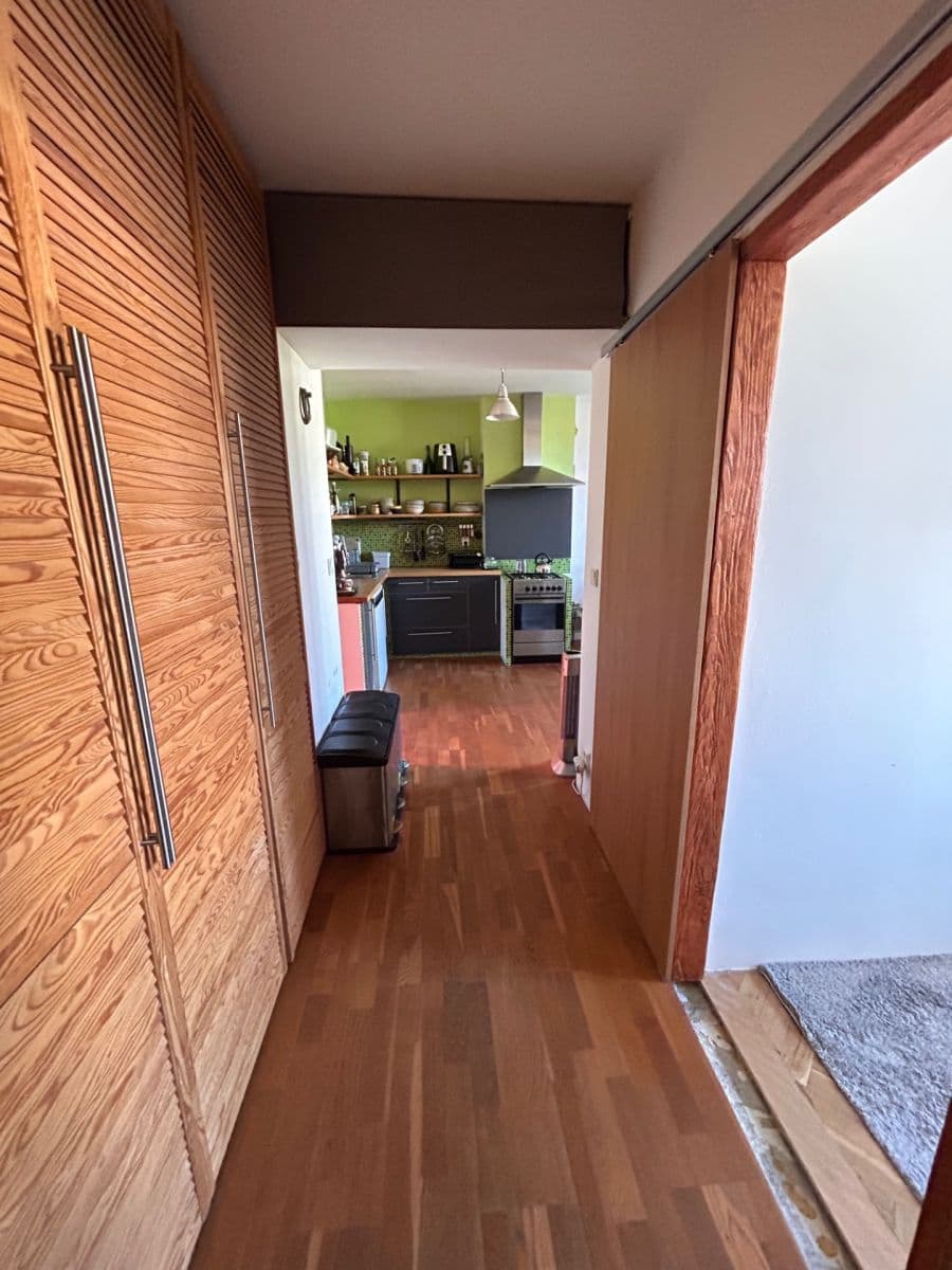 Prenájom bytu 3-izbový 60 m², Partyzánská, Chomutov, Ústecký kraj Prenájom bytu 3-izbový 60 m², Partyzánská, Chomutov, Ústecký kraj