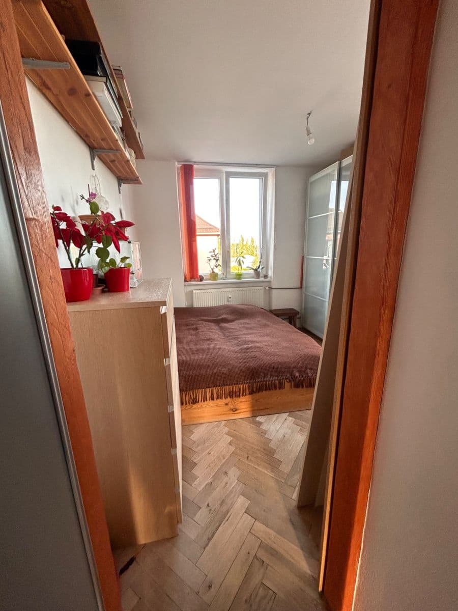 Prenájom bytu 3-izbový 60 m², Partyzánská, Chomutov, Ústecký kraj Prenájom bytu 3-izbový 60 m², Partyzánská, Chomutov, Ústecký kraj