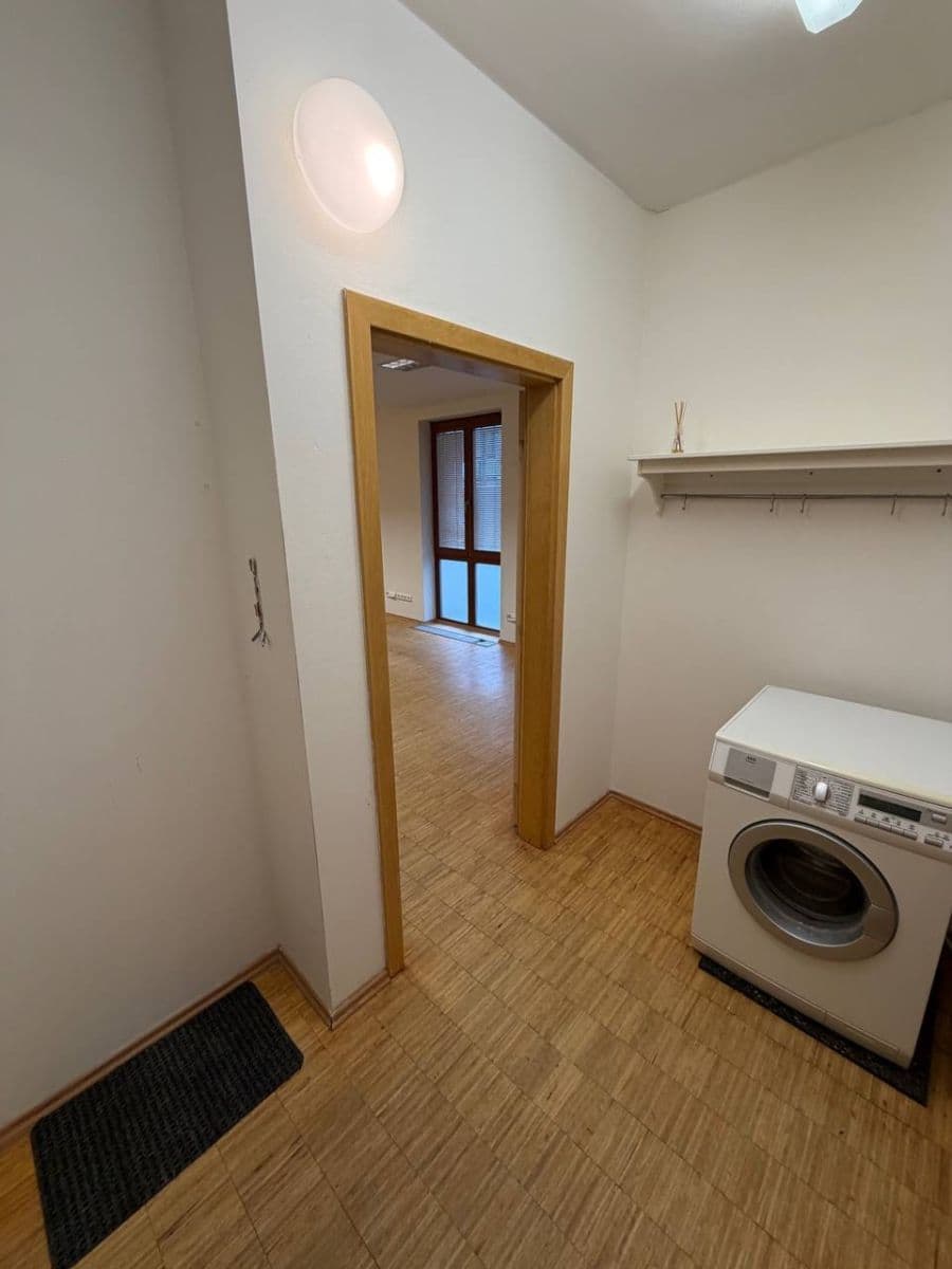 Prenájom bytu 1-izbový 48 m², Husitská, Praha, Praha Prenájom bytu 1-izbový 48 m², Husitská, Praha, Praha