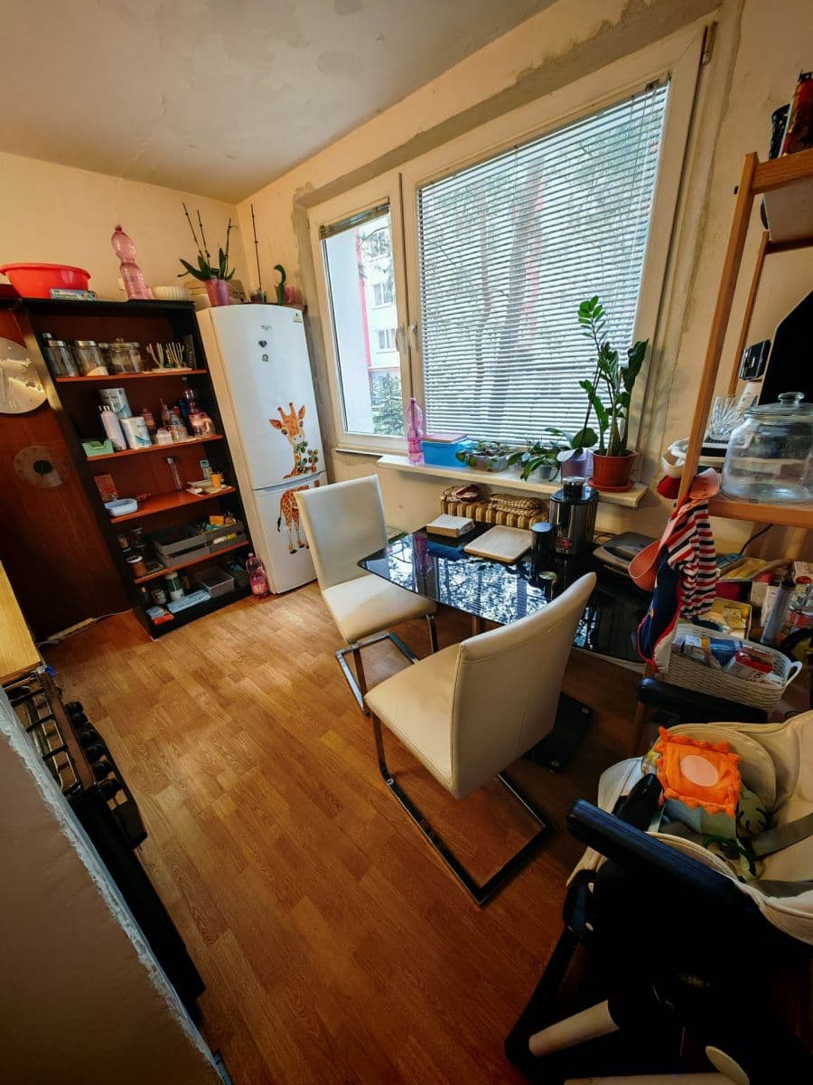 Predaj bytu 3-izbový 65 m², Karola Adlera, Dúbravka, Bratislavský kraj Predaj bytu 3-izbový 65 m², Karola Adlera, Dúbravka, Bratislavský kraj
