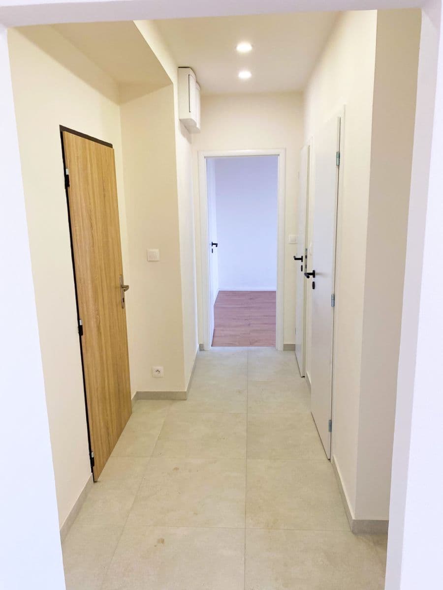 Prenájom bytu 2-izbový 52 m², Osiková, Praha, Praha Prenájom bytu 2-izbový 52 m², Osiková, Praha, Praha