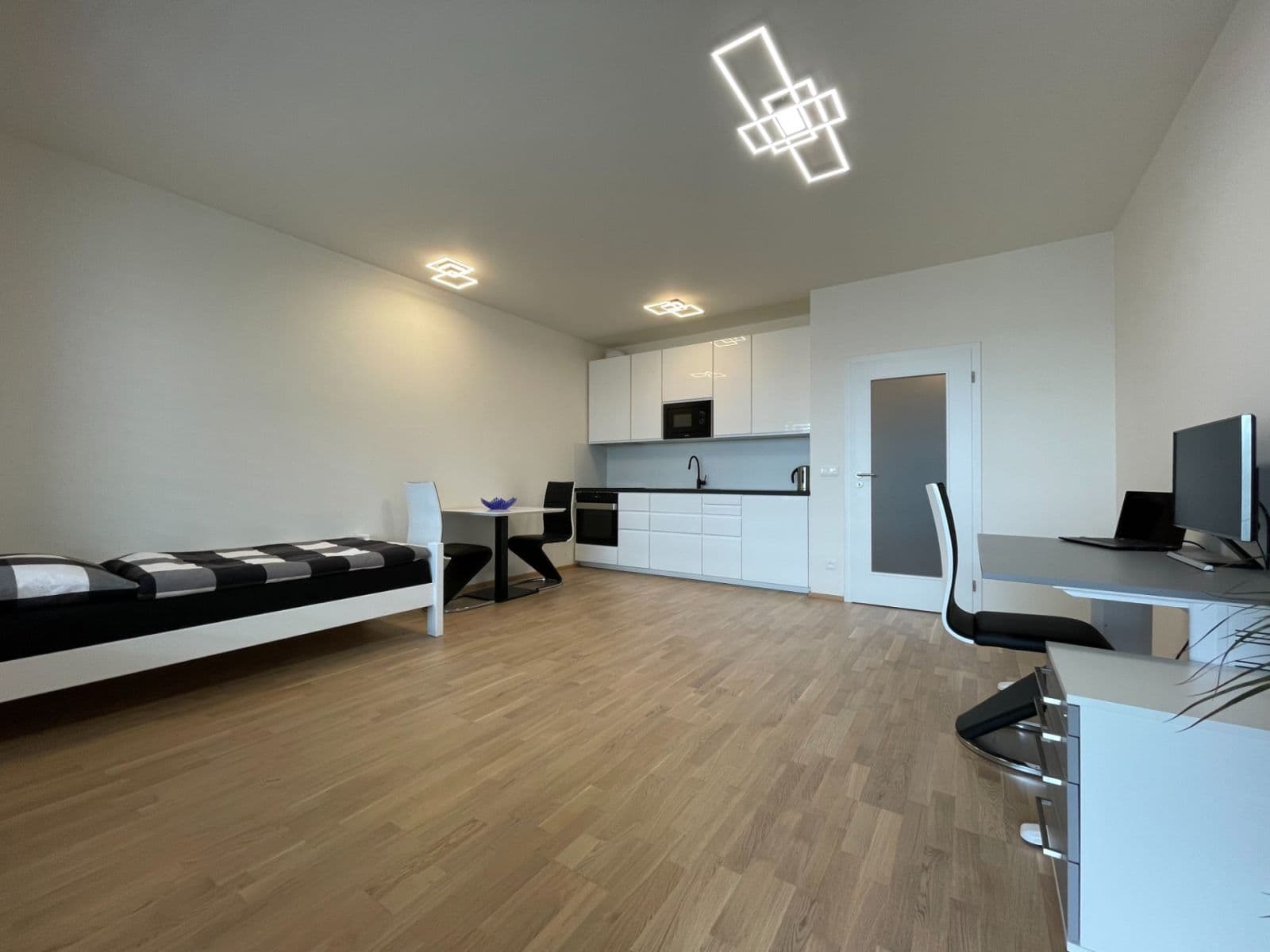 Prenájom bytu 1-izbový 35 m², Pechmanových, Praha, Praha Prenájom bytu 1-izbový 35 m², Pechmanových, Praha, Praha