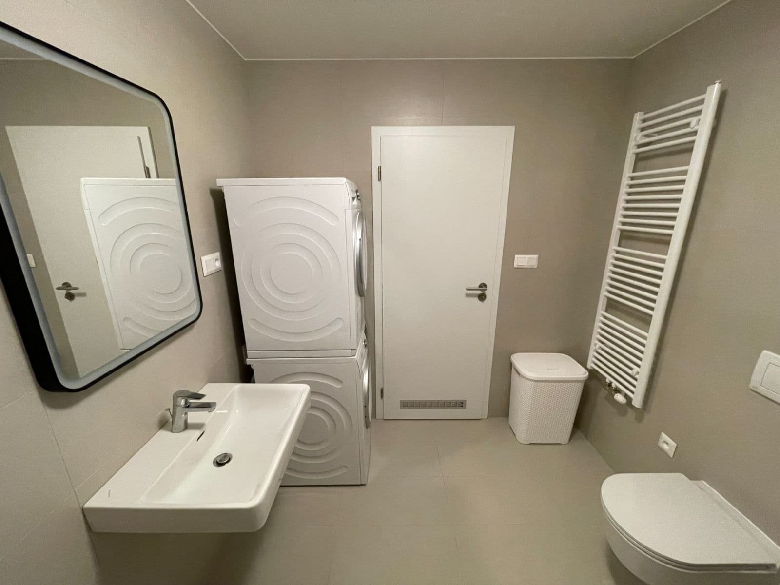 Prenájom bytu 1-izbový 35 m², Pechmanových, Praha, Praha Prenájom bytu 1-izbový 35 m², Pechmanových, Praha, Praha