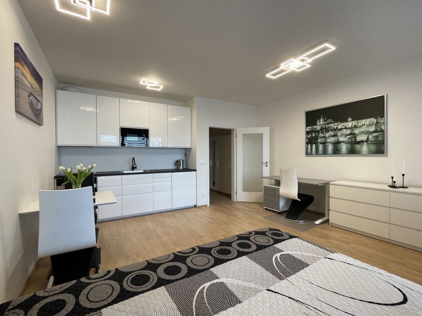 Prenájom bytu 1-izbový 35 m², Pechmanových, Praha, Praha Prenájom bytu 1-izbový 35 m², Pechmanových, Praha, Praha