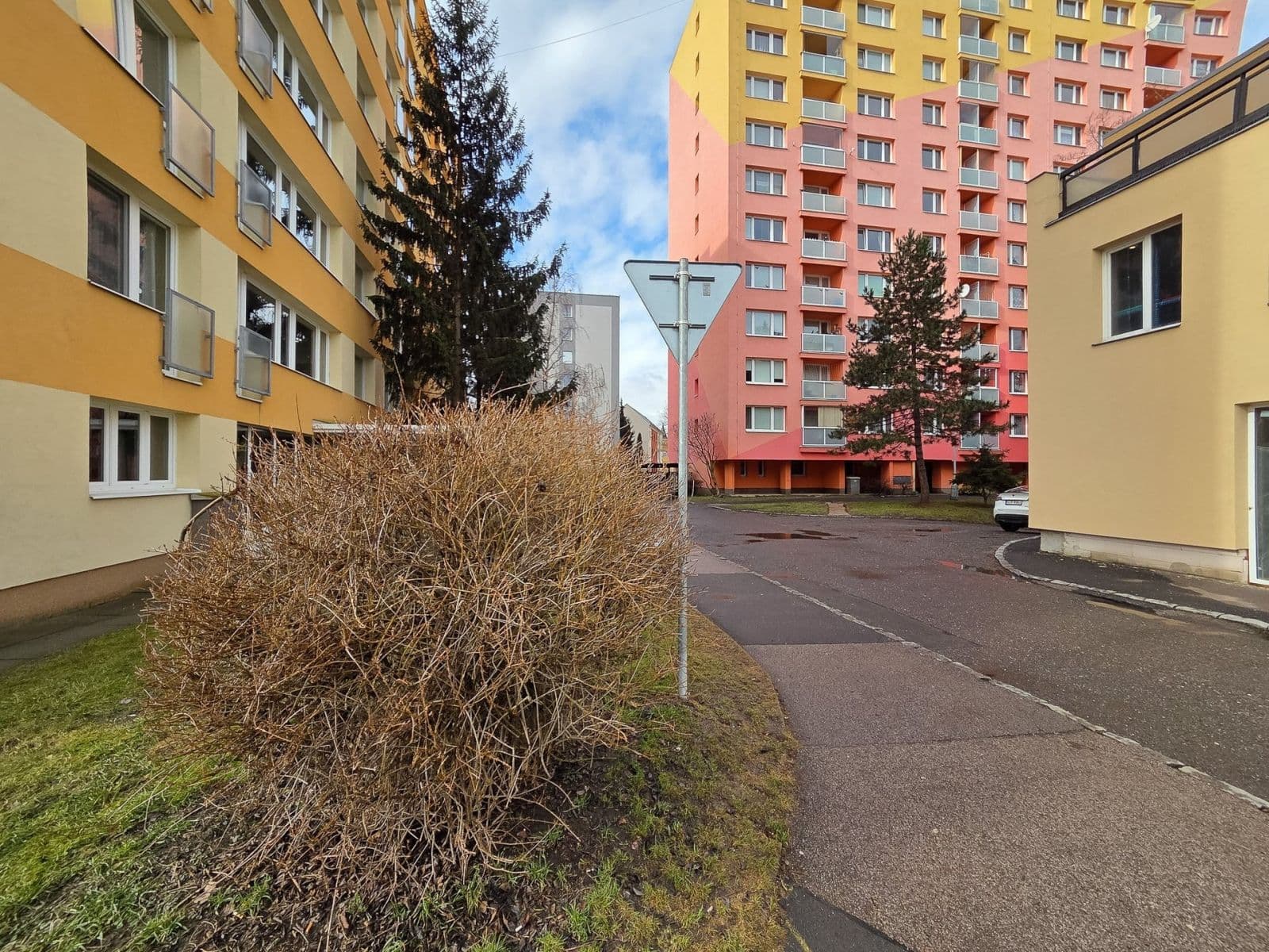 Prenájom bytu 1-izbový 32 m², sídl. Hůrka, Kralupy nad Vltavou, Středočeský kraj Prenájom bytu 1-izbový 32 m², sídl. Hůrka, Kralupy nad Vltavou, Středočeský kraj