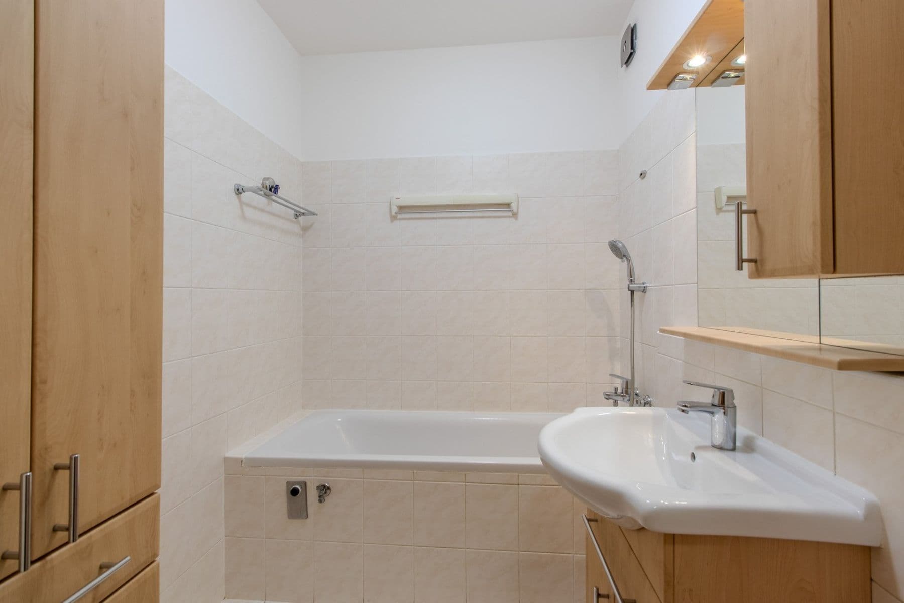 Prenájom bytu 2-izbový 52 m², U Kasáren, Mladá Boleslav, Středočeský kraj Prenájom bytu 2-izbový 52 m², U Kasáren, Mladá Boleslav, Středočeský kraj