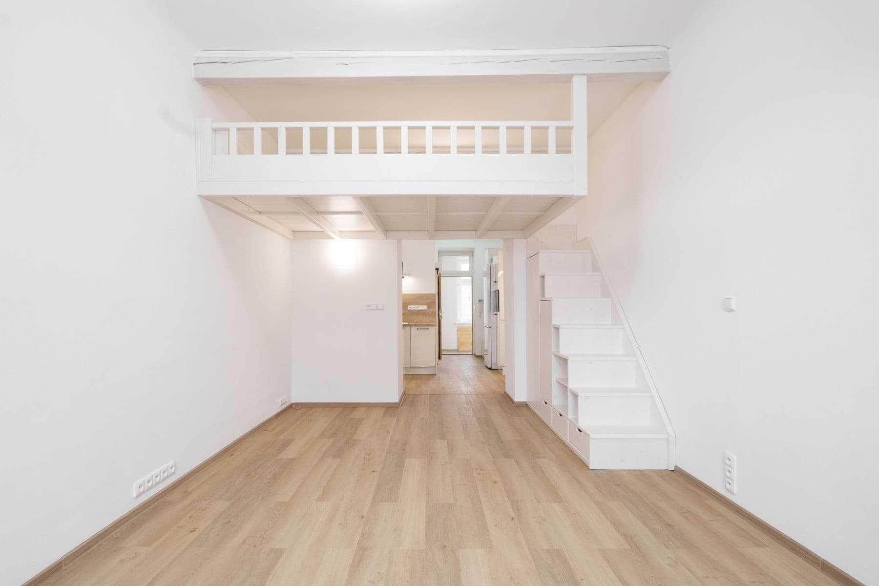 Prenájom bytu 1-izbový 41 m², Keplerova, Praha, Praha Prenájom bytu 1-izbový 41 m², Keplerova, Praha, Praha