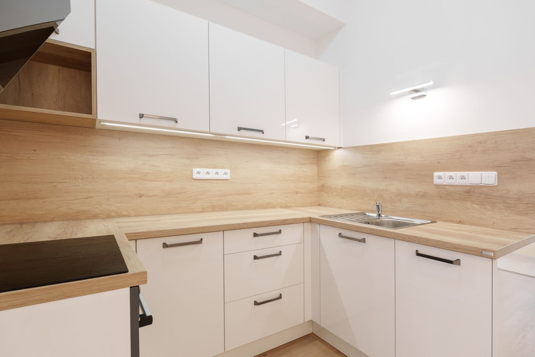 Prenájom bytu 1-izbový 41 m², Keplerova, Praha, Praha Prenájom bytu 1-izbový 41 m², Keplerova, Praha, Praha