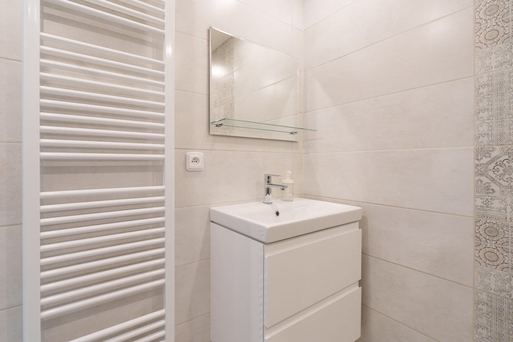 Prenájom bytu 1-izbový 41 m², Keplerova, Praha, Praha Prenájom bytu 1-izbový 41 m², Keplerova, Praha, Praha