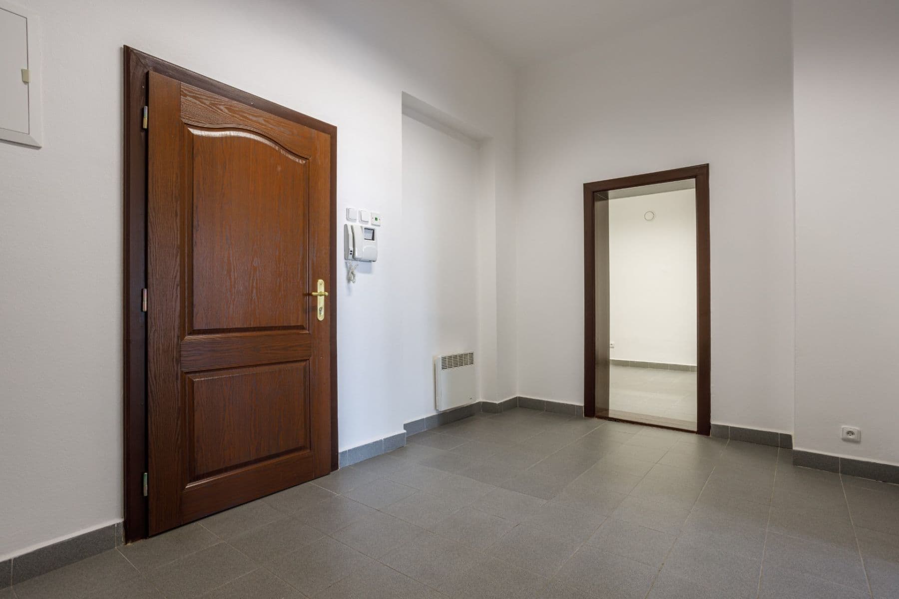 Prenájom bytu 2-izbový 103 m², Náměstí Přemysla Otakara Ⅱ., České Budějovice, Jihočeský kraj Prenájom bytu 2-izbový 103 m², Náměstí Přemysla Otakara Ⅱ., České Budějovice, Jihočeský kraj