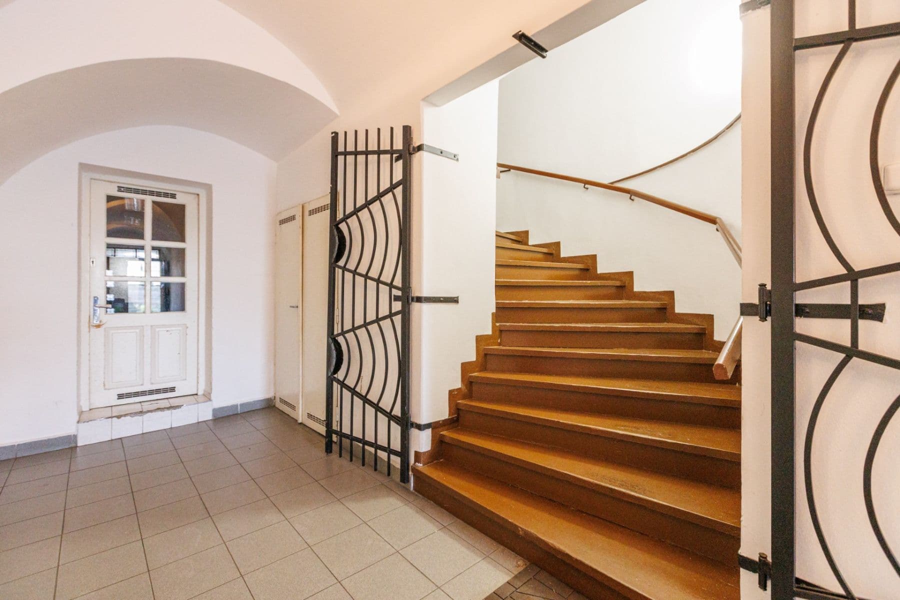 Prenájom bytu 2-izbový 103 m², Náměstí Přemysla Otakara Ⅱ., České Budějovice, Jihočeský kraj Prenájom bytu 2-izbový 103 m², Náměstí Přemysla Otakara Ⅱ., České Budějovice, Jihočeský kraj