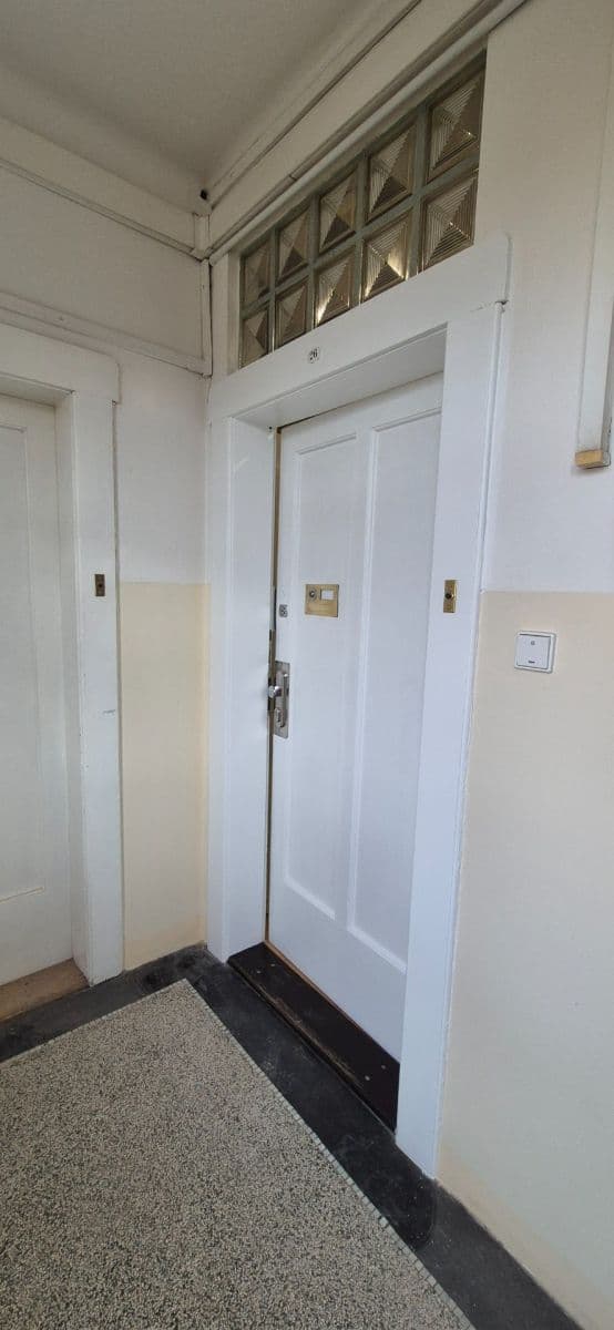 Predaj bytu 1-izbový 37 m², Prouzova, Praha, Praha Predaj bytu 1-izbový 37 m², Prouzova, Praha, Praha