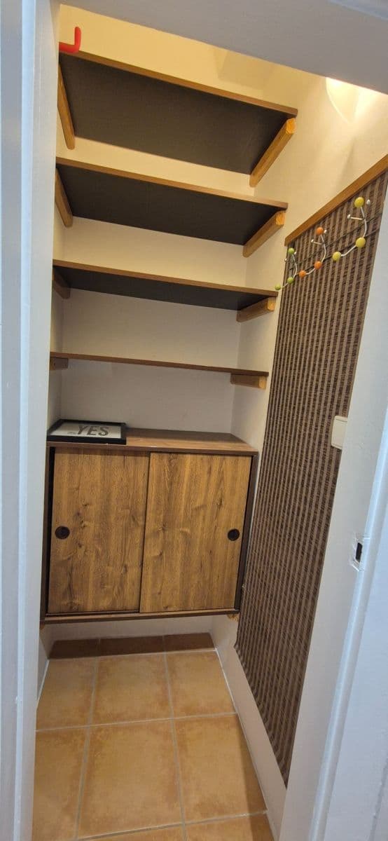 Predaj bytu 1-izbový 37 m², Prouzova, Praha, Praha Predaj bytu 1-izbový 37 m², Prouzova, Praha, Praha