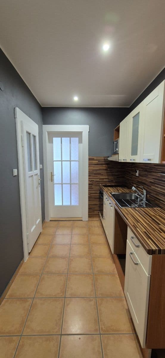 Predaj bytu 1-izbový 37 m², Prouzova, Praha, Praha Predaj bytu 1-izbový 37 m², Prouzova, Praha, Praha