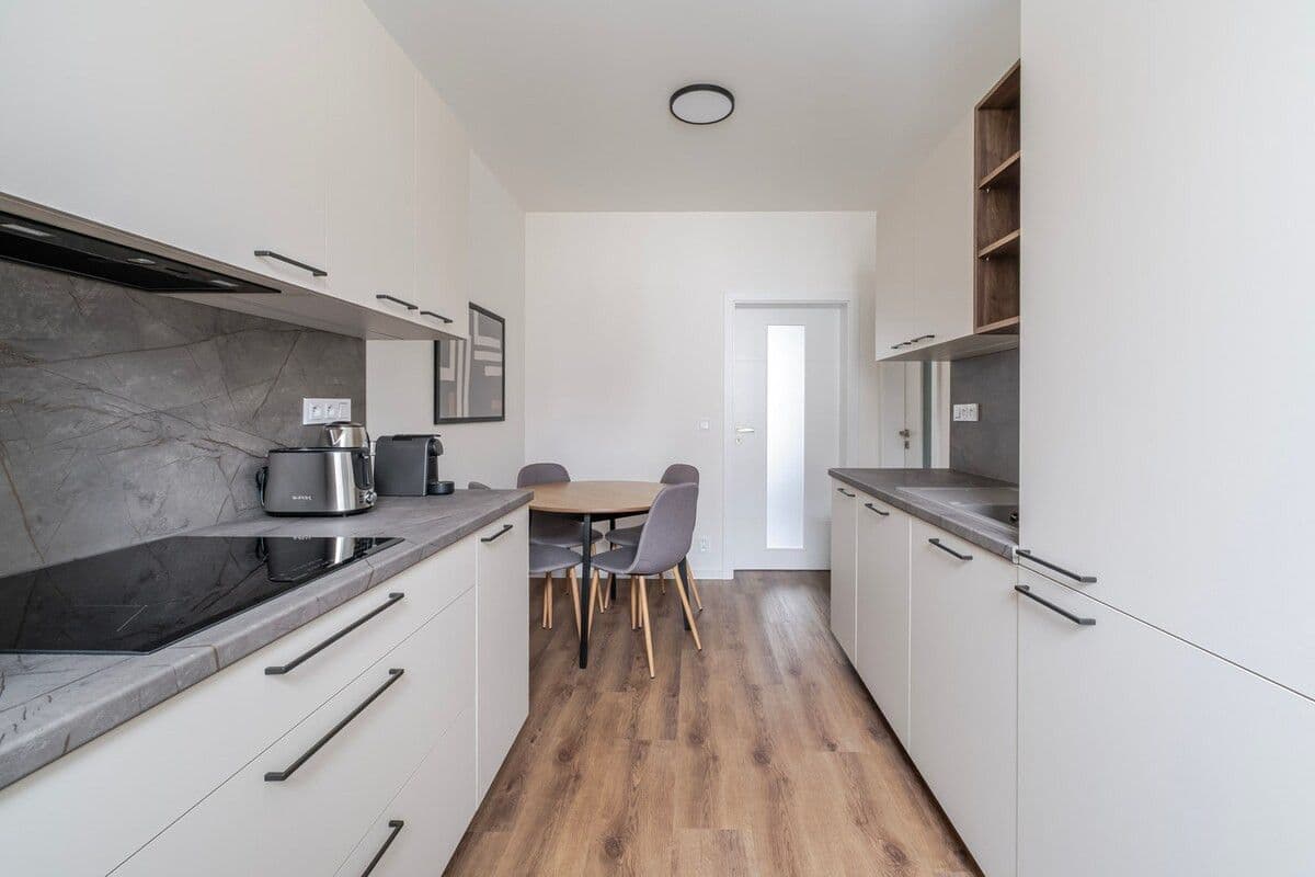 Prenájom bytu 43 m², Na Mokřině, Praha, Praha Prenájom bytu 43 m², Na Mokřině, Praha, Praha