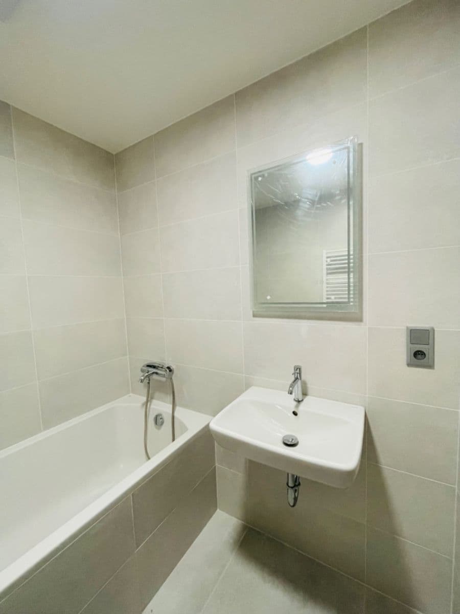 Prenájom bytu 2-izbový 71 m², Sídliště, Velvary, Středočeský kraj Prenájom bytu 2-izbový 71 m², Sídliště, Velvary, Středočeský kraj